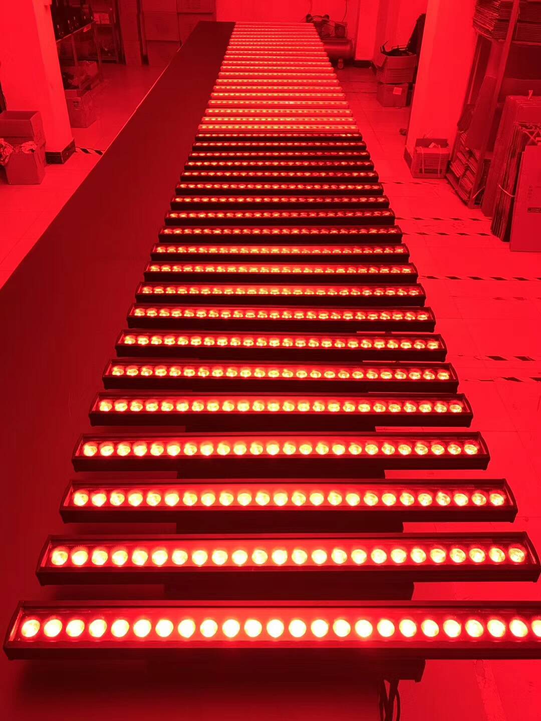 LED洗墙灯在婚庆中的使用效果图