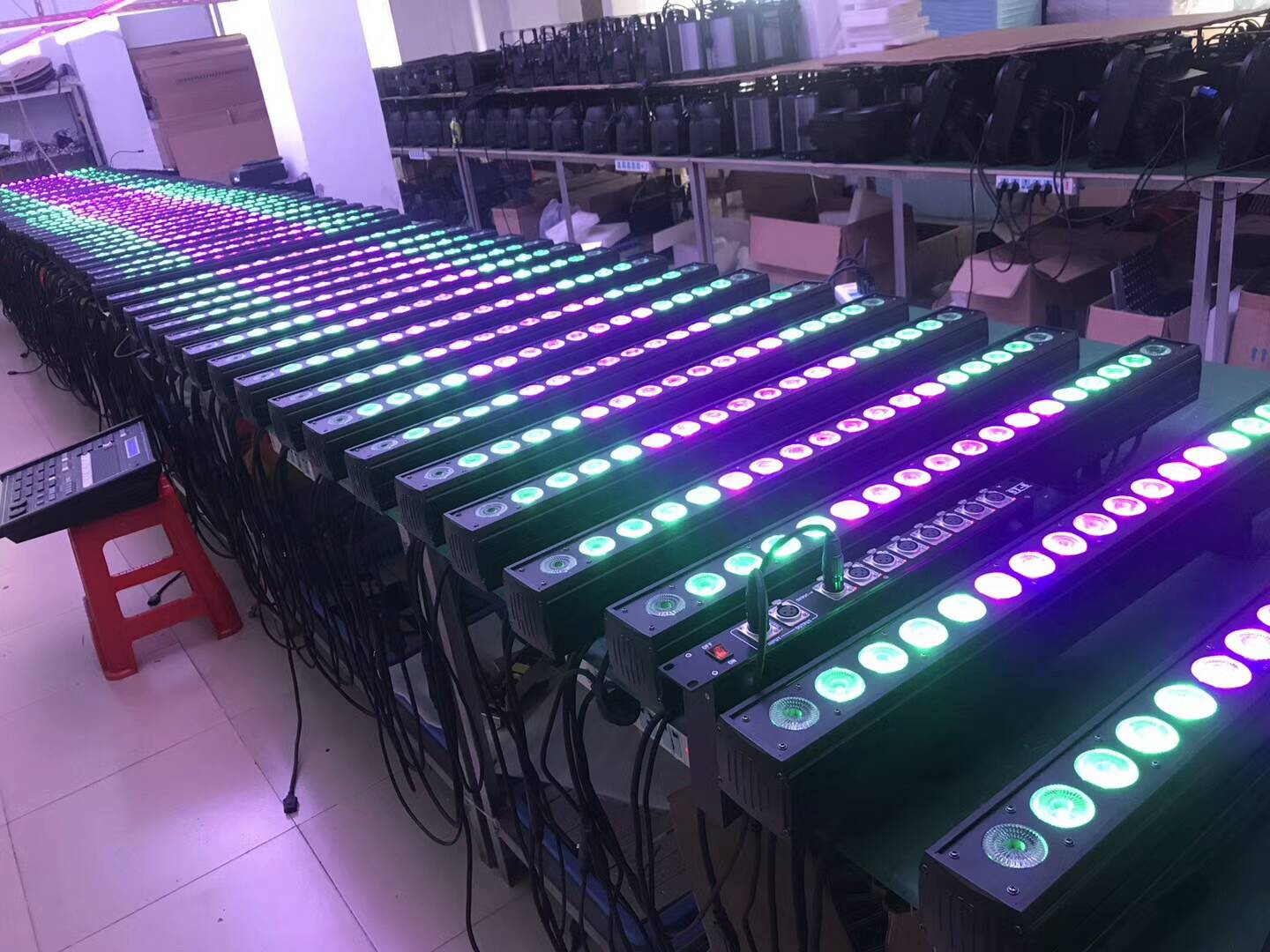 LED洗墙灯在婚庆中的使用效果图